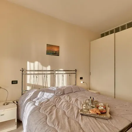 Sidonia For Three People In A With Swimming Pool. * Desenzano del Garda
